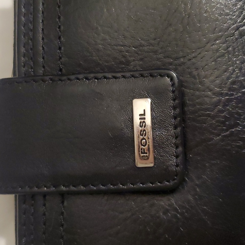 FOSSIL GENUINE LEATHER WALLET - Picture 2 of 14